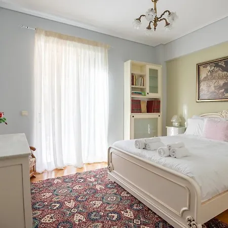 Cozy In The Center *